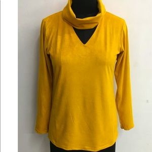 Top in mustard yellow